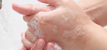 handwashing-vs-hand-sanitizer
