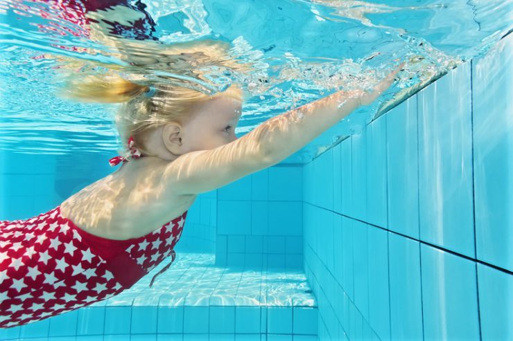 When to enroll your children in swimming lessons