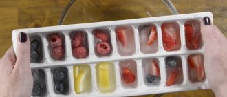 视频食谱：注入水果的冰块