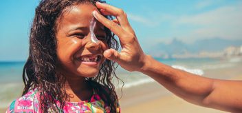 Use these sunscreen tips to protect your children from the sun this summer