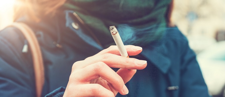 了解为什么筛查和戒烟是对抗肺癌的关键