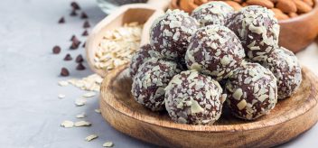 Learn how to make no-bake oatmeal protein balls.