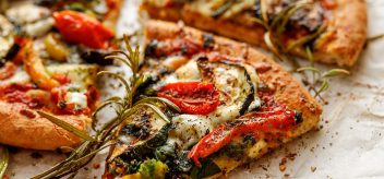 garden vegetable pesto pizza