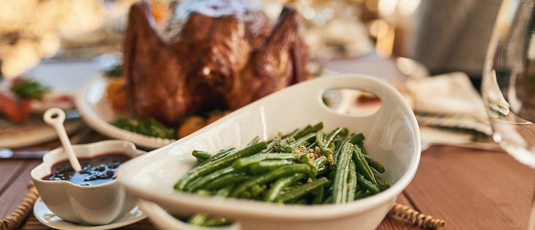 Healthy Thanksgiving Meal with Green Beans