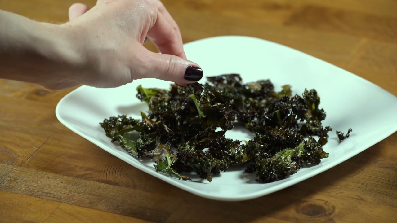 Swap out those potato chips for these healthy kale chips.
