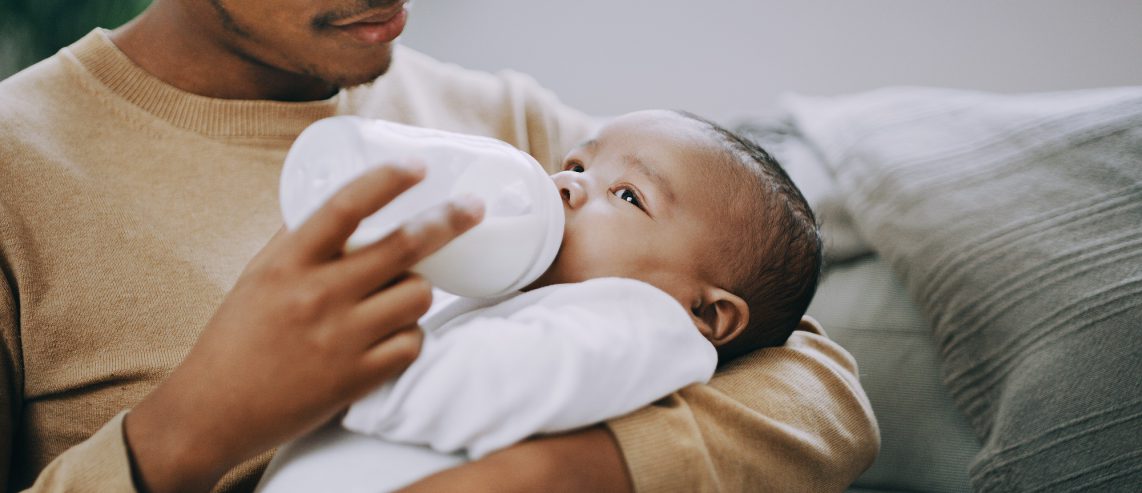Formula Feeding Guide: How Much Formula Should You Feed a Baby?