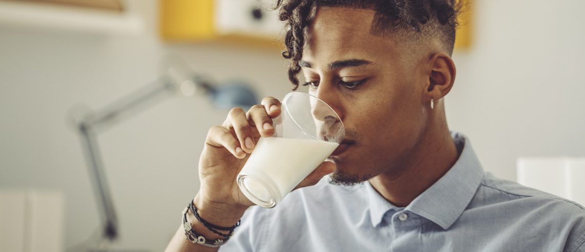 Milk Alternatives and the The Best Milk to Aid Weight Loss | UPMC